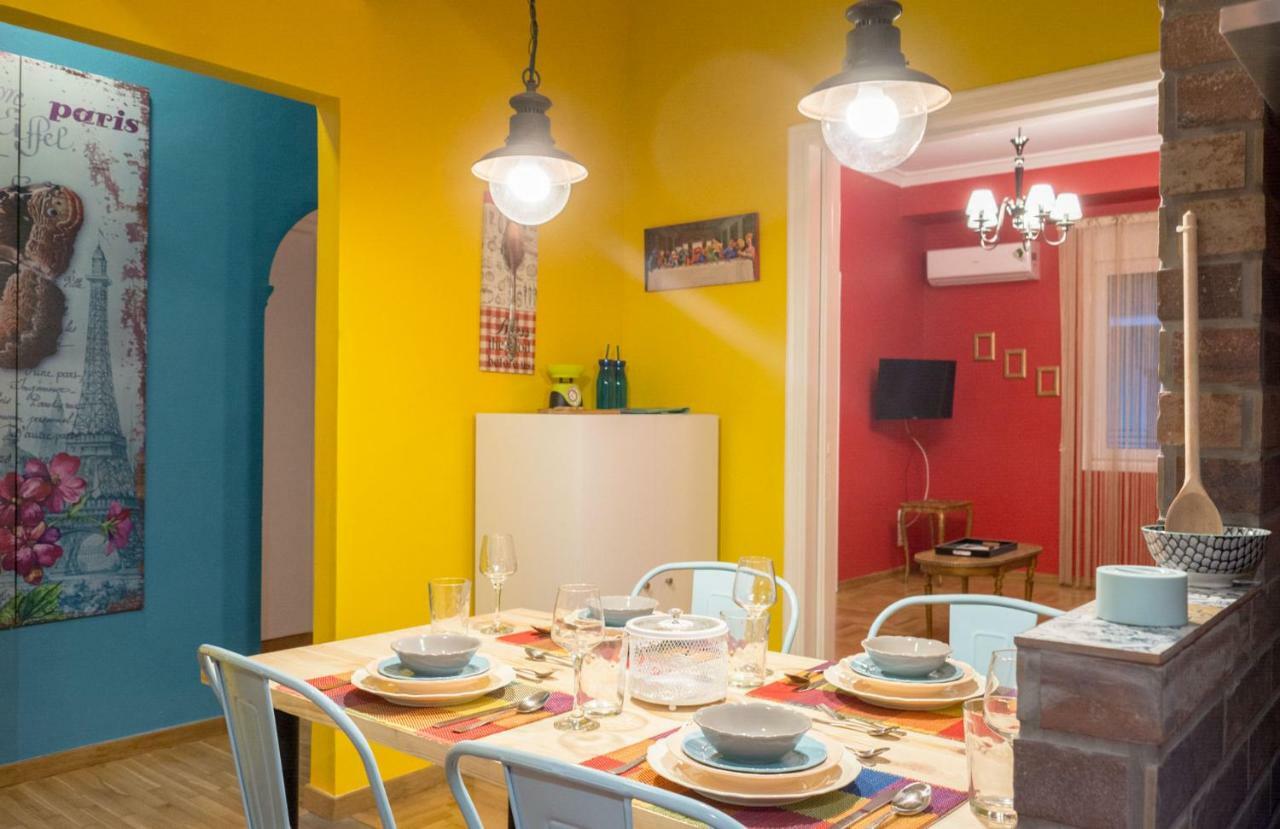 "Casa De Colores", Next To The Metro Aten Exteriör bild